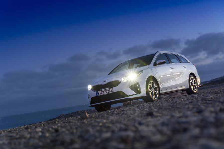  Kia Ceed Sportswagon PHEV 2019 года  (WW) (фото 26 из 42)